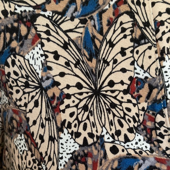 🦋Butterfly Jacket NWOT • Pockets & Long Sleeves • Long Cover-Up • Soft & Breezy - Picture 2 of 7